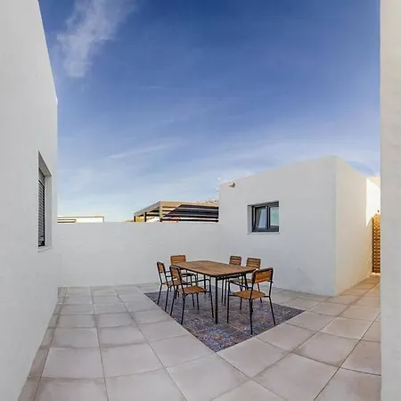 Acogedora Casa El Invierno Con Estufa De Pellet, Cerca De La Playa Zahora